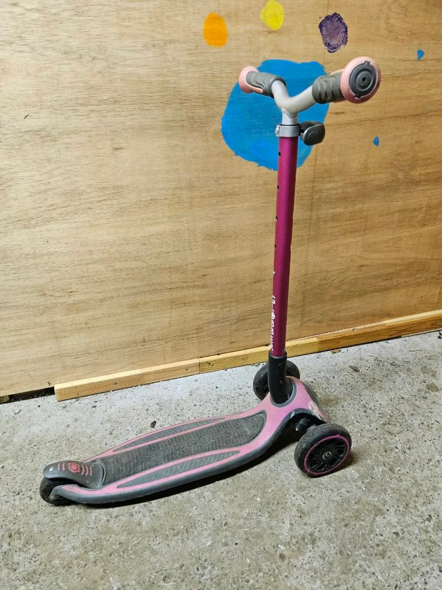Pink Globber scooter - Image 1