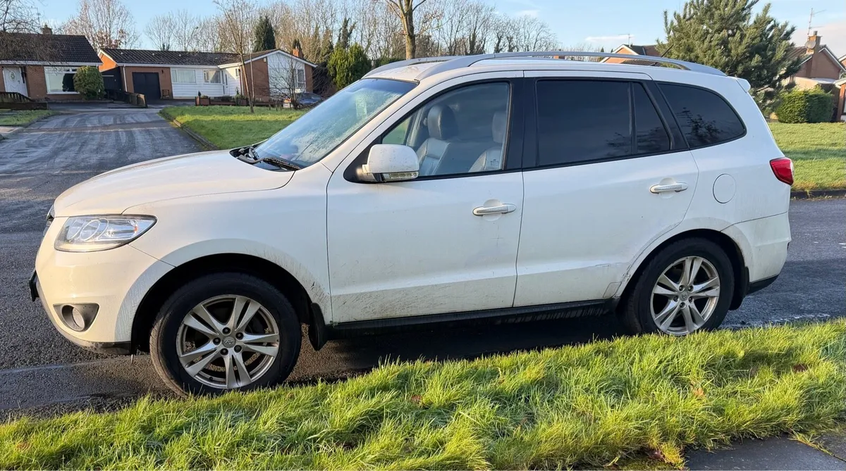 Hyundai sante fe 2011 spare / repair - Image 1