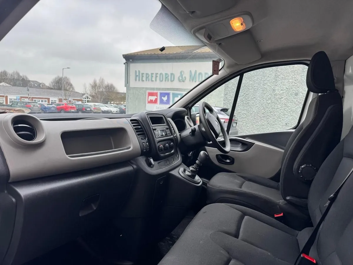 Renault Trafic 2019 - Image 4
