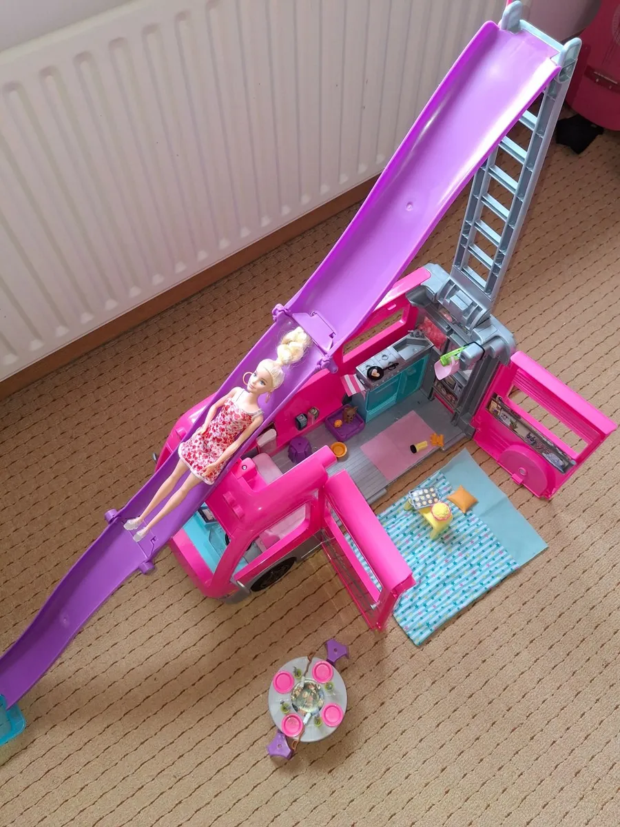 Barbie RV Campervan plus accessories - Image 2