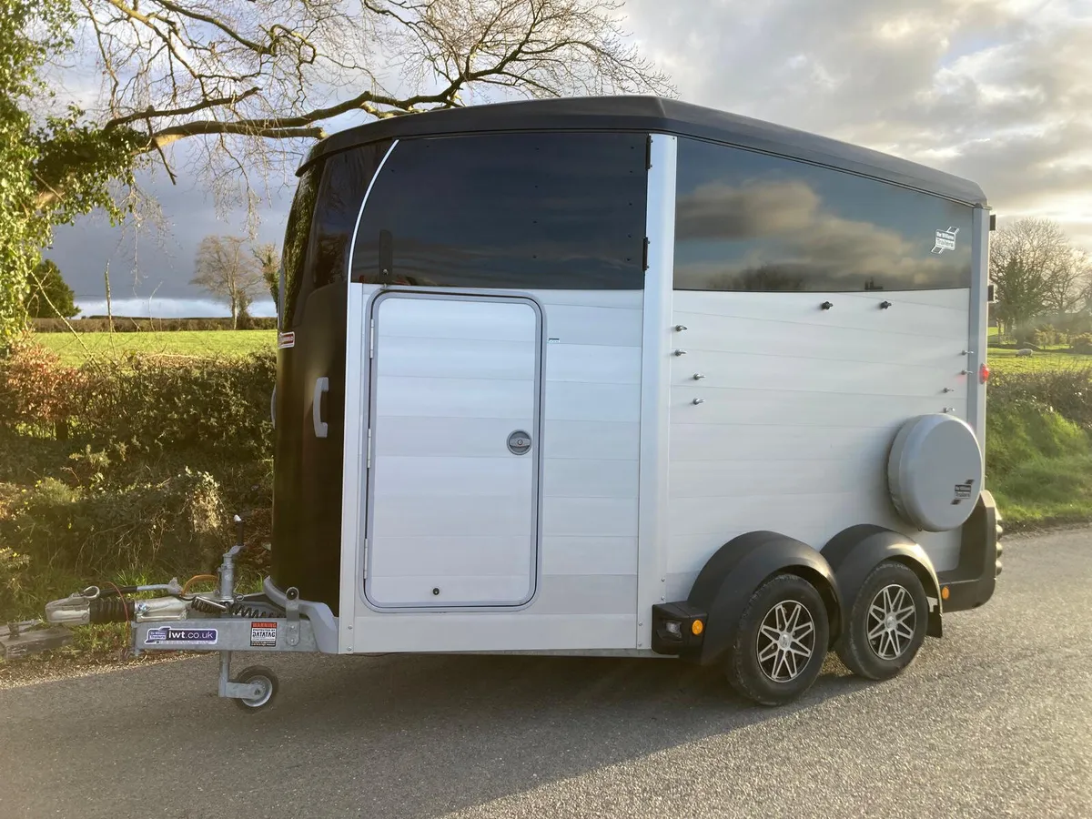25 Ifor  Williams HBX511 Horsebox NO VAT - Image 1