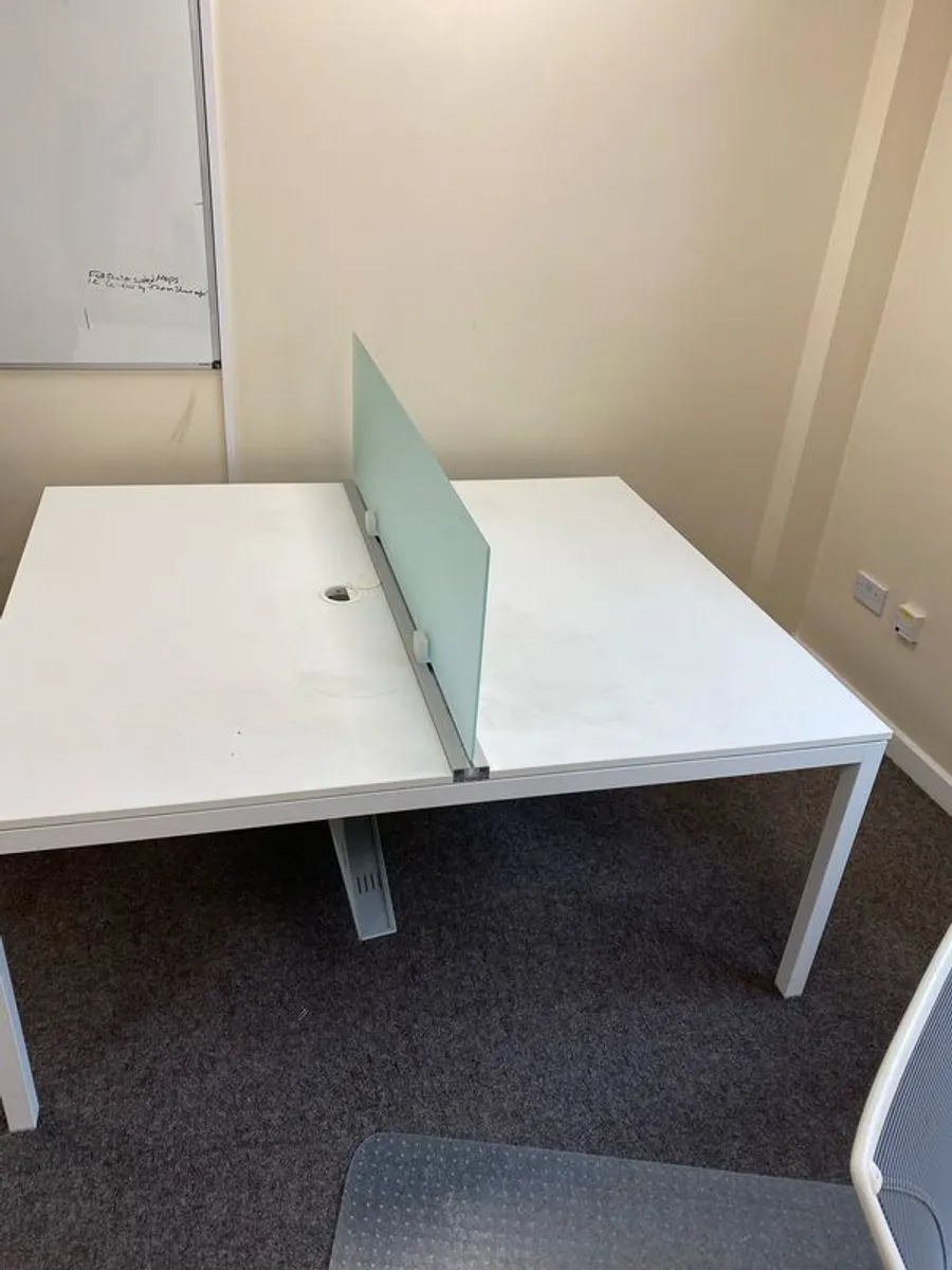 office desks - Image 2