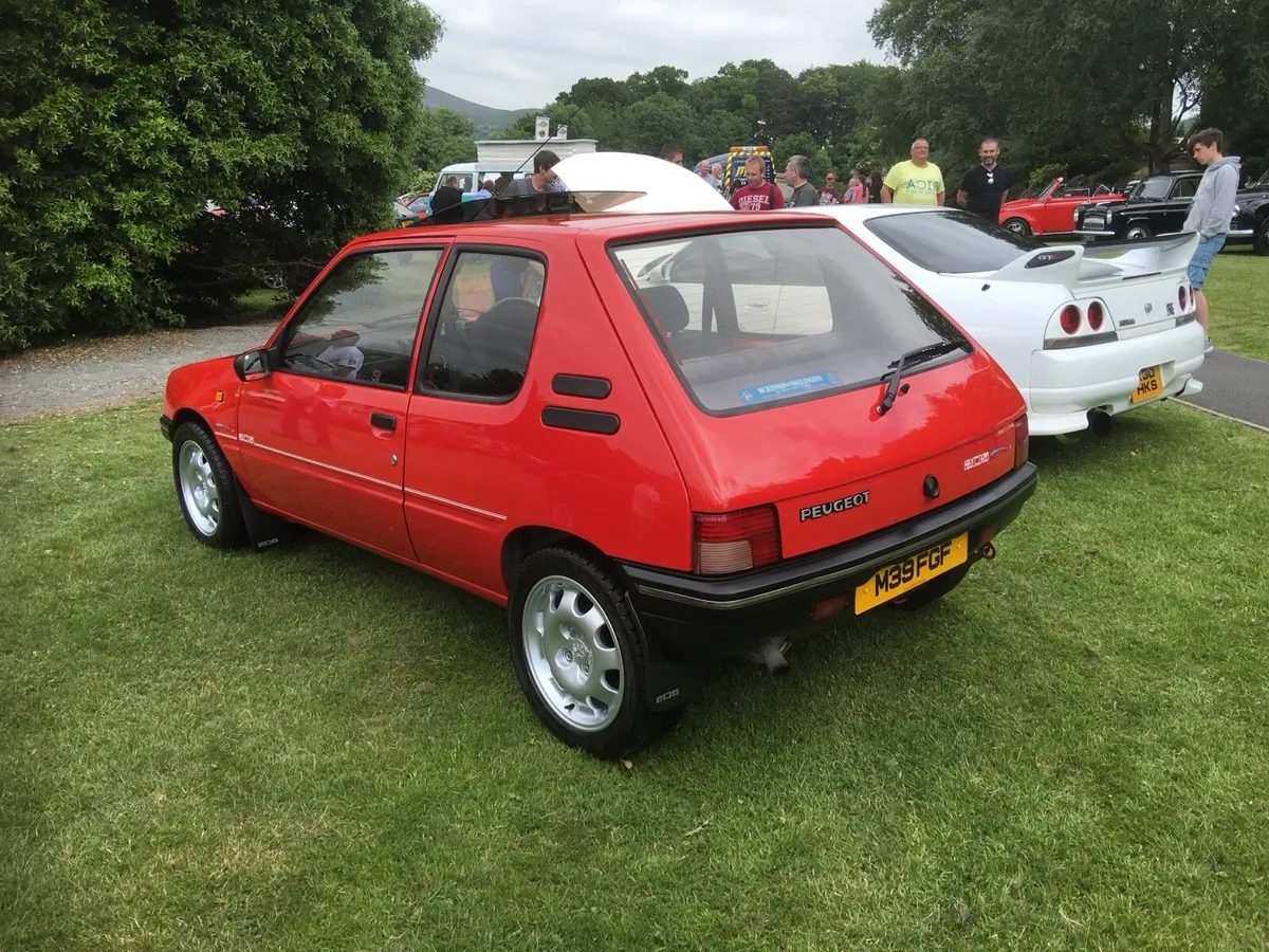 1995 Peugeot 205 1.6 Mardi Gras Auto - Image 3