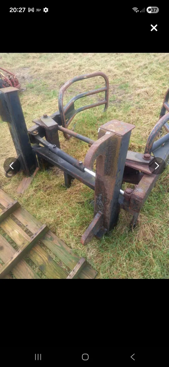 Jcb brackets - Image 1