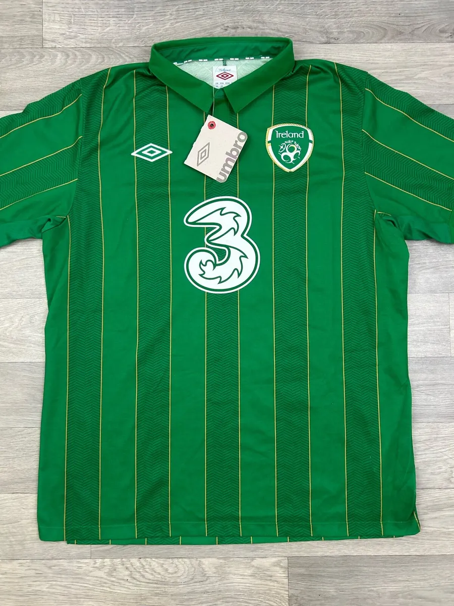 NEW Vintage Deadstock 2011 Umbro Ireland Jersey - Image 2