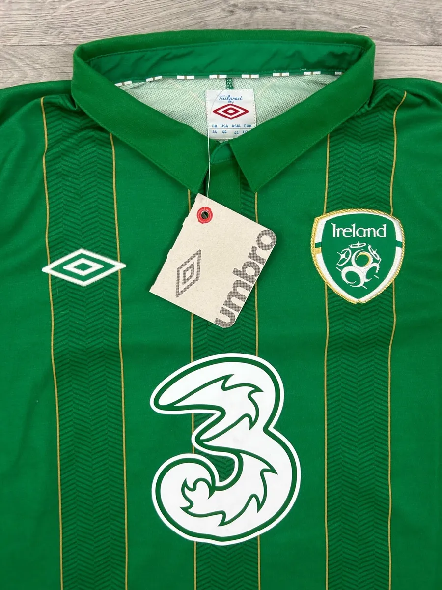 NEW Vintage Deadstock 2011 Umbro Ireland Jersey - Image 3