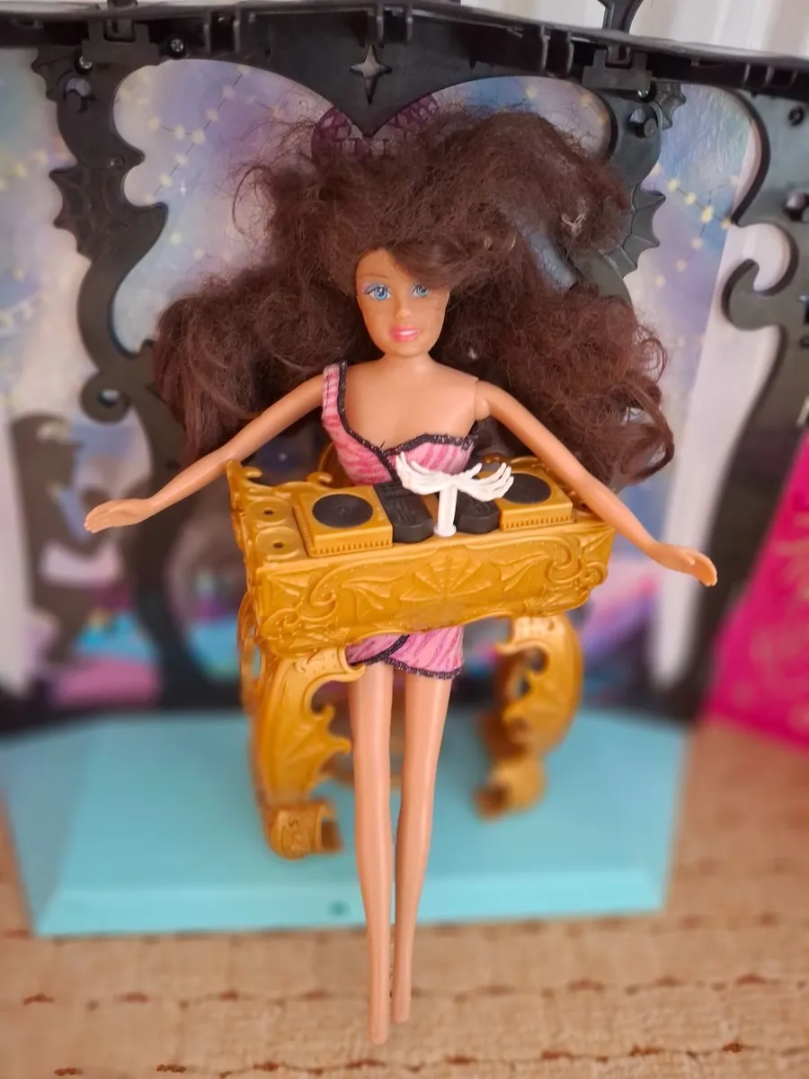 Doll with case - Image 2