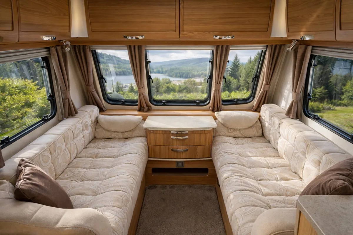 Lunar Clubman CK – 2 Berth – Luxury Lightweight - Image 3
