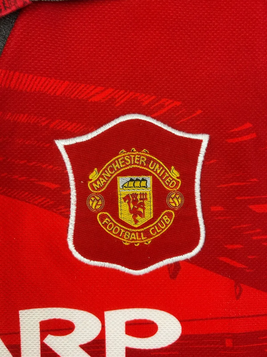 Vintage Umbro Manchester United 1994 Home Jersey - Image 4