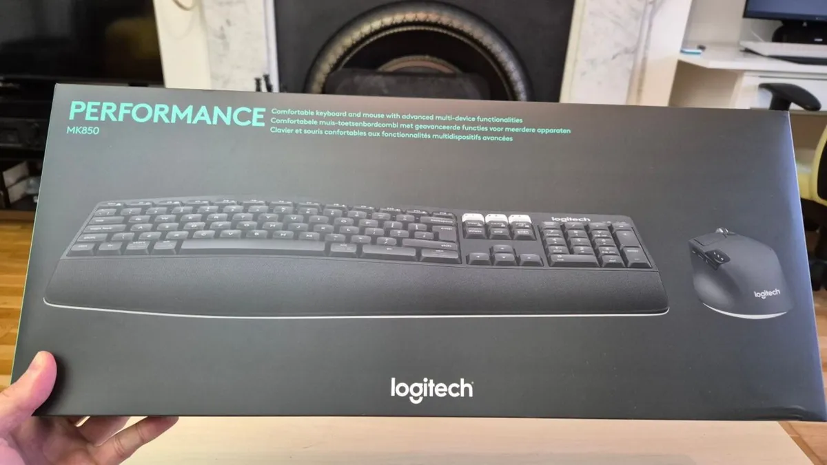 Logitech MK850 wireless keybaord & mouse combo - Image 1