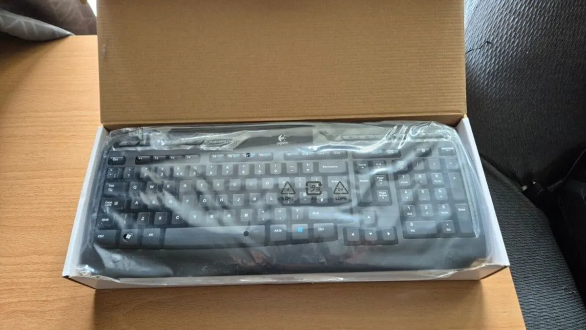 Logitech MK320 wireless keyboard & mouse combo - Image 3