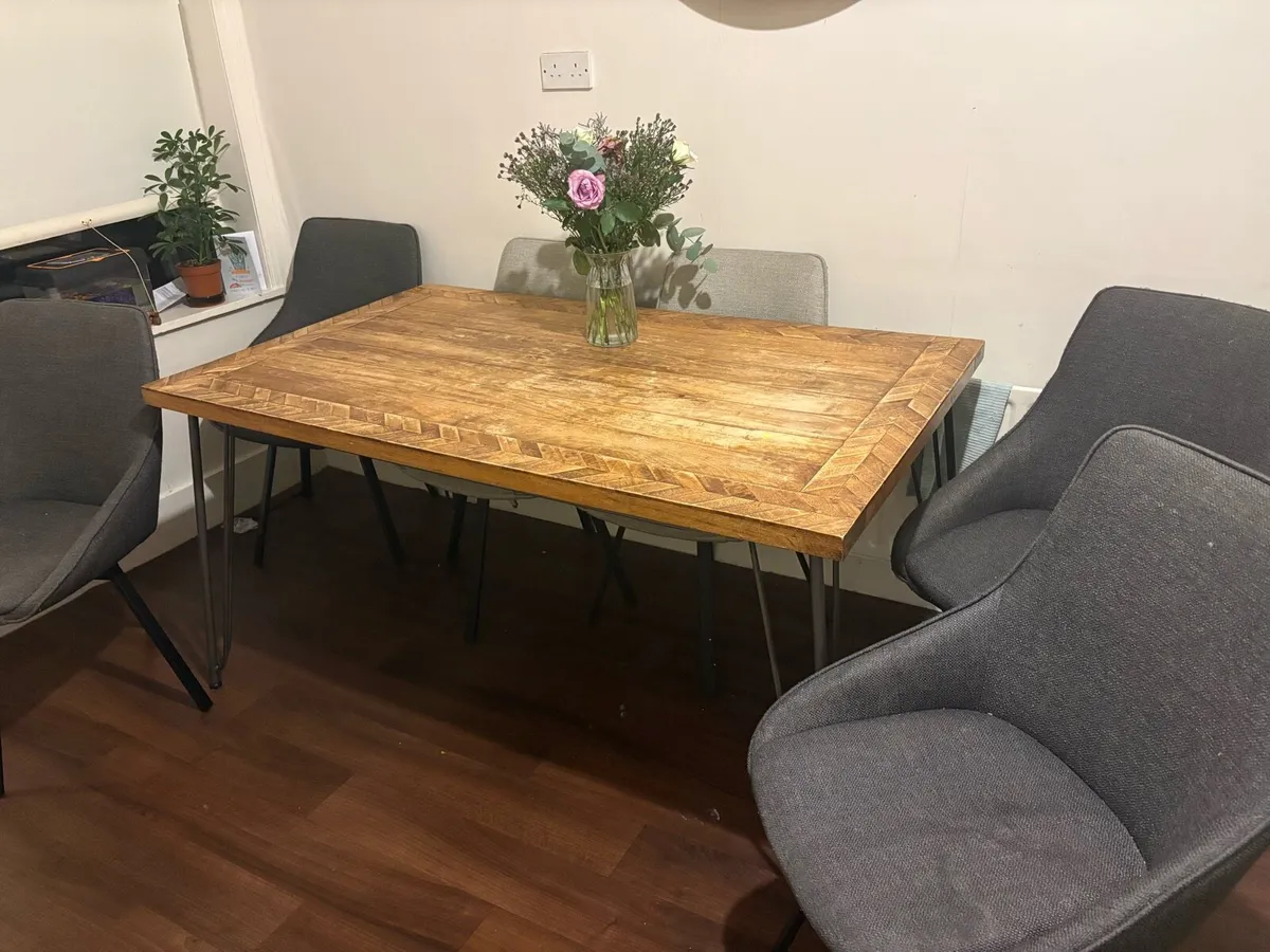 Kitchen Table - Image 1