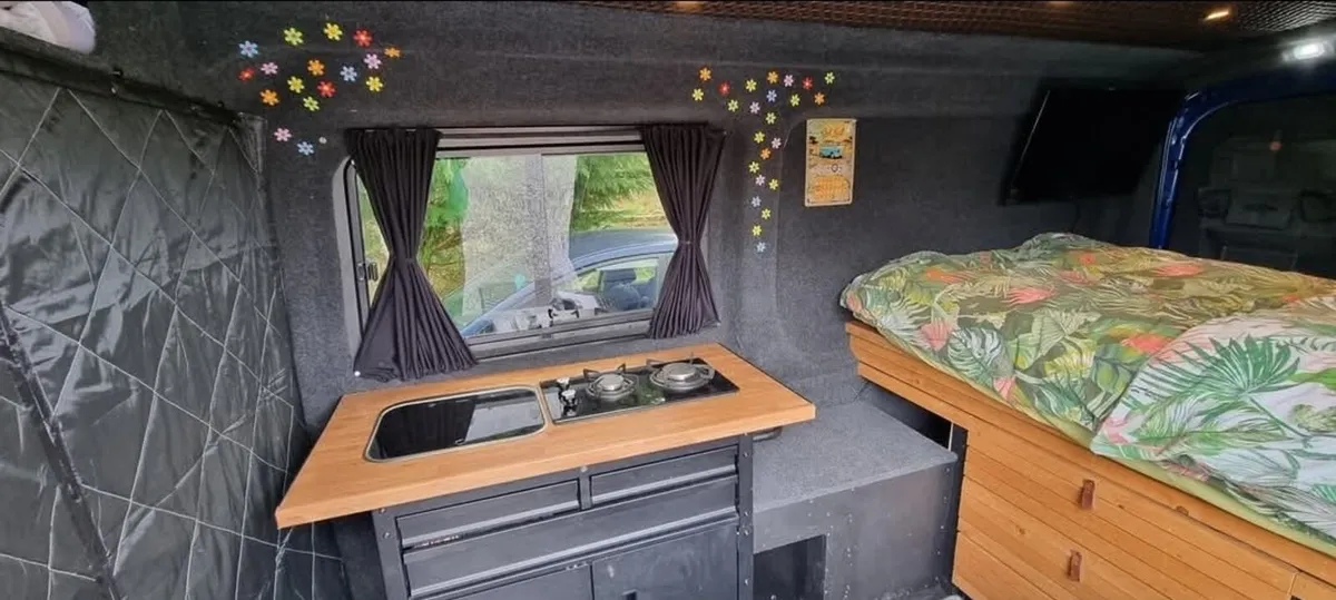 Ford Campervan Off Grid Capacity - Image 4