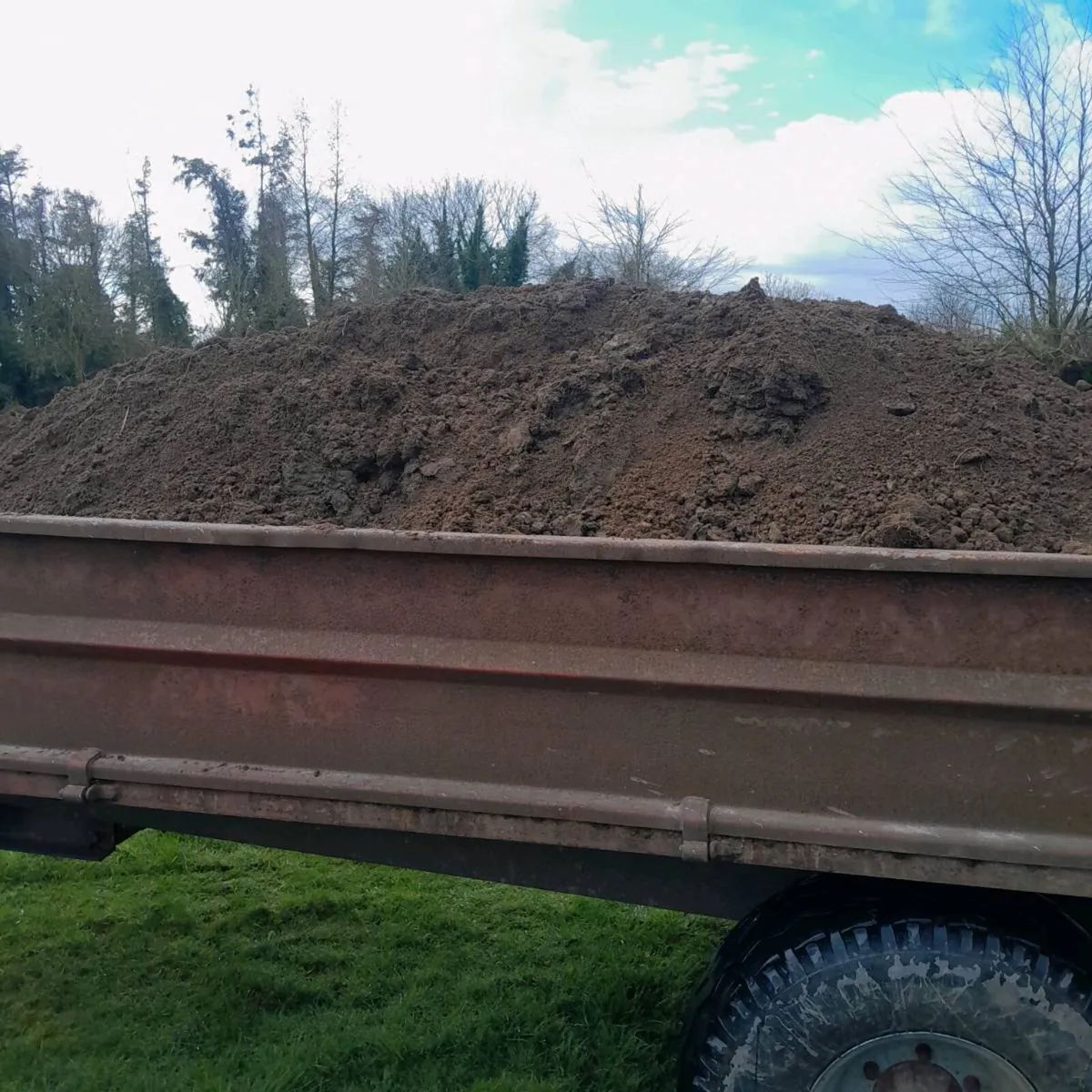 Topsoil for sale - Image 1