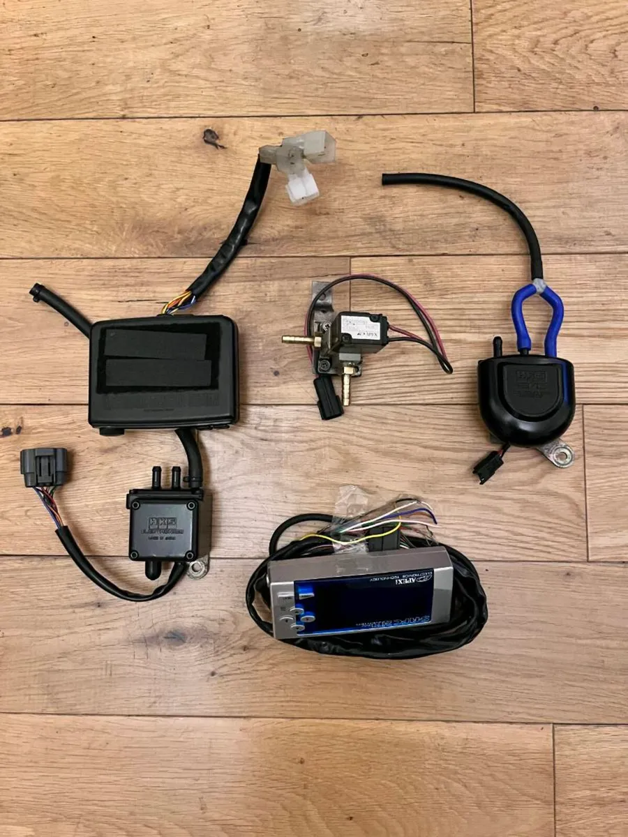 Nissan Skyline GTR        (used parts) - Image 2