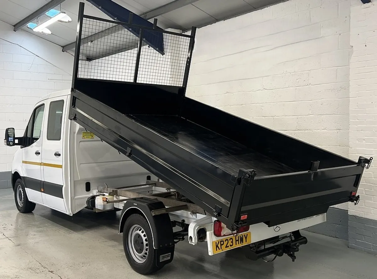 2023 Mercedes-Benz Sprinter Tipper Van - Image 1