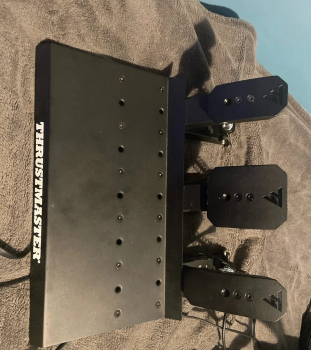 Gaming steering wheel,pedals and gearstick - Image 1