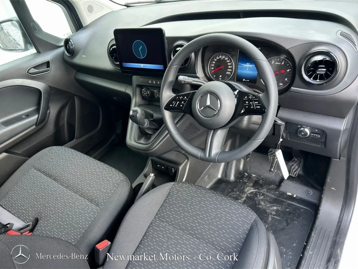 Mercedes-Benz Citan THREE SEATER DIESEL 110BHP DIE - Image 4