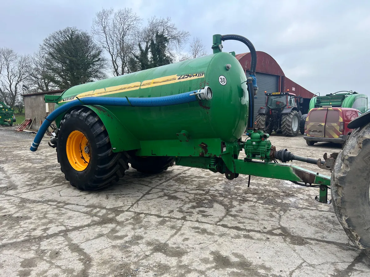 Conor 2250 Tank - Image 1