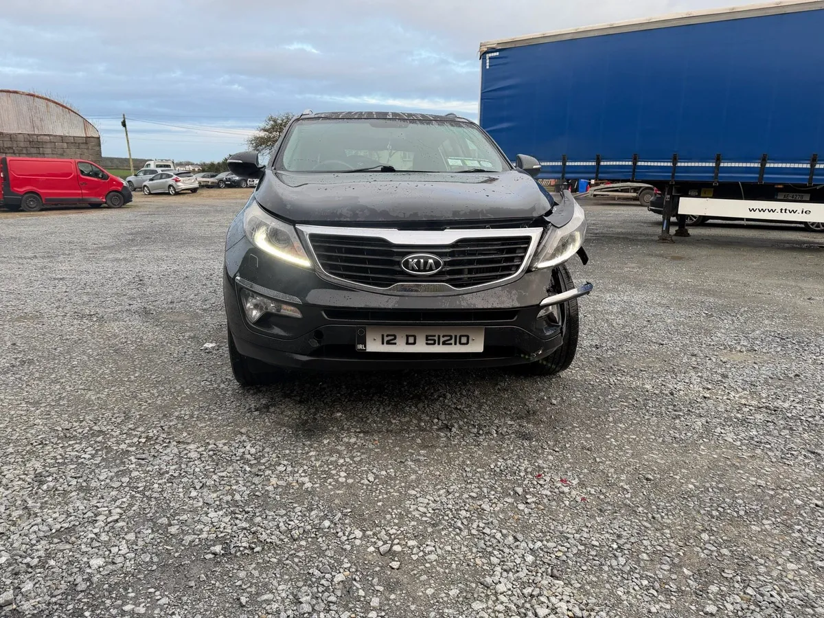 2012  Kia sportage 1.7 diesel - Image 2