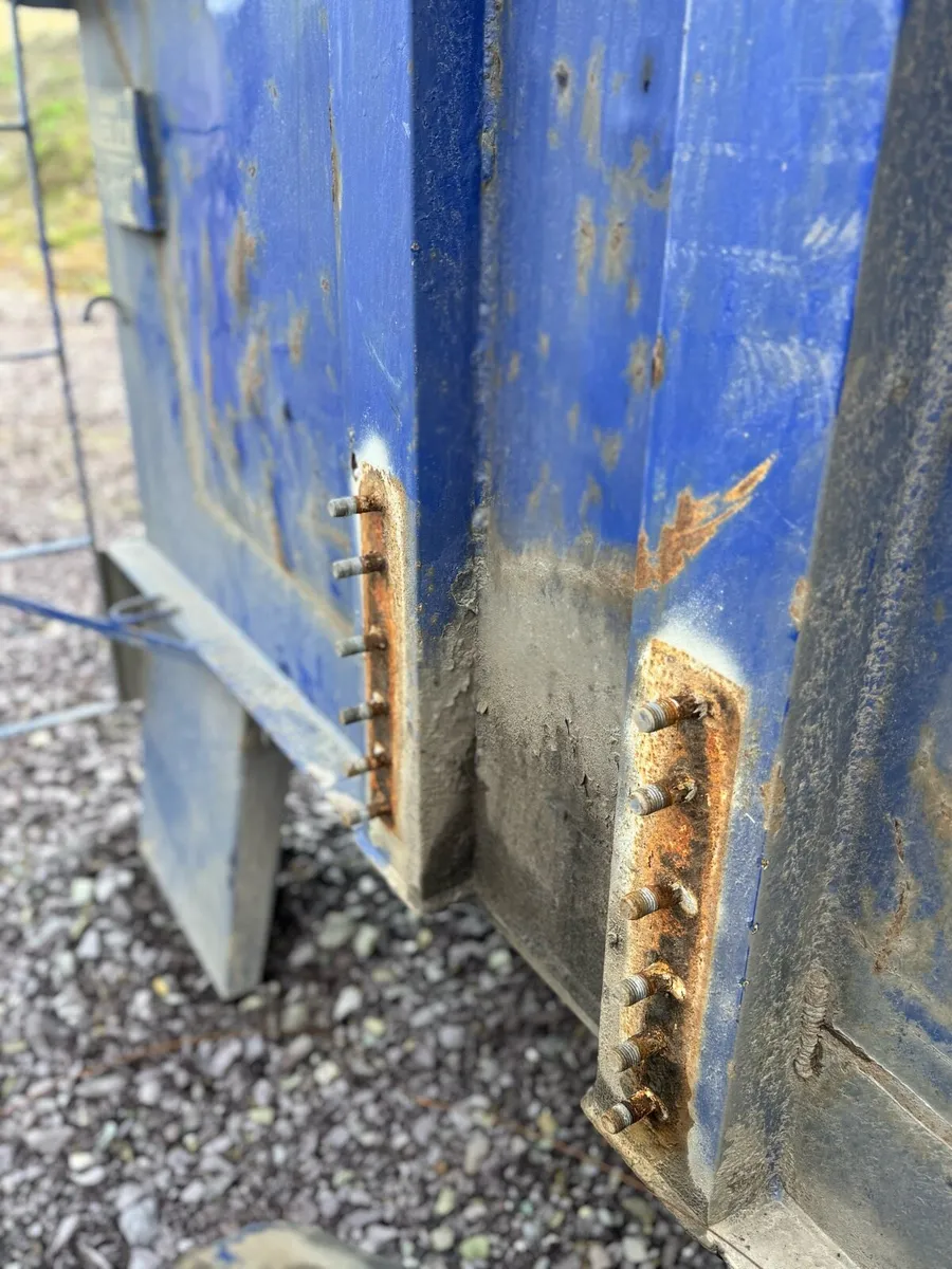 Kelly Tipping Body - Image 4