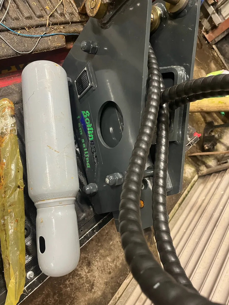 Sailing rock breaker - Image 2