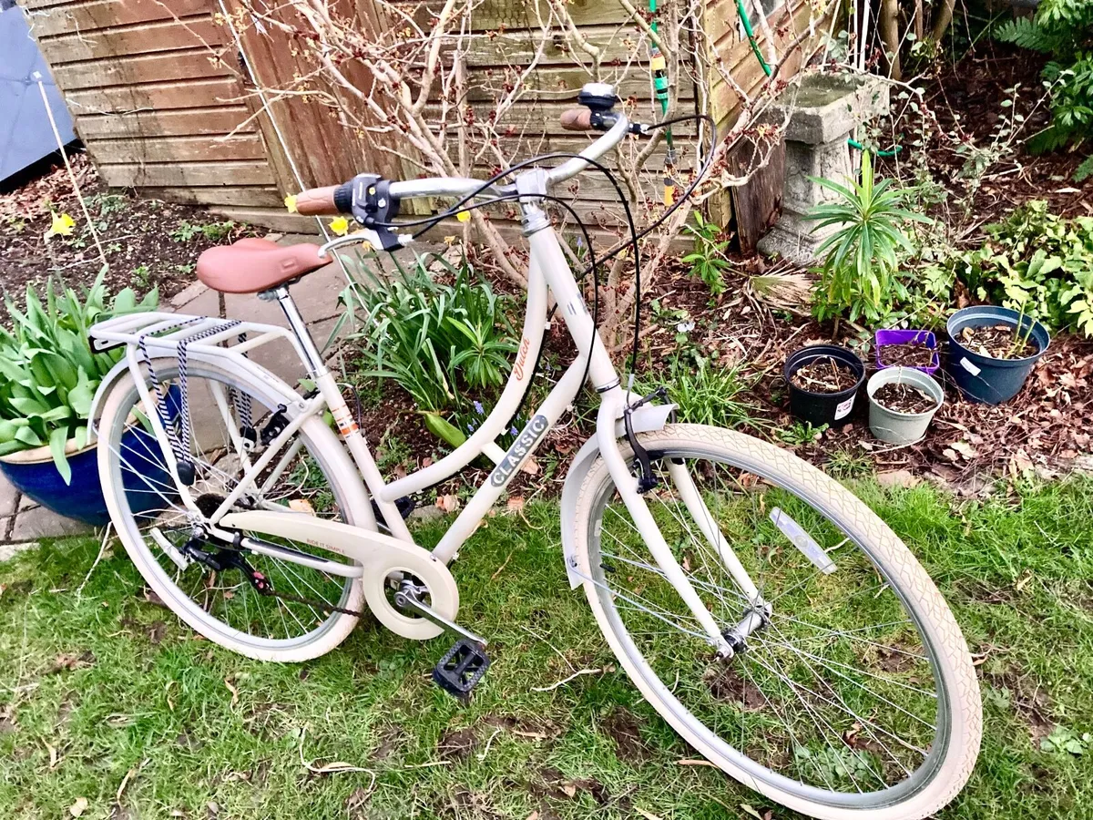 Modern Vintage Ladies Bike - Image 4