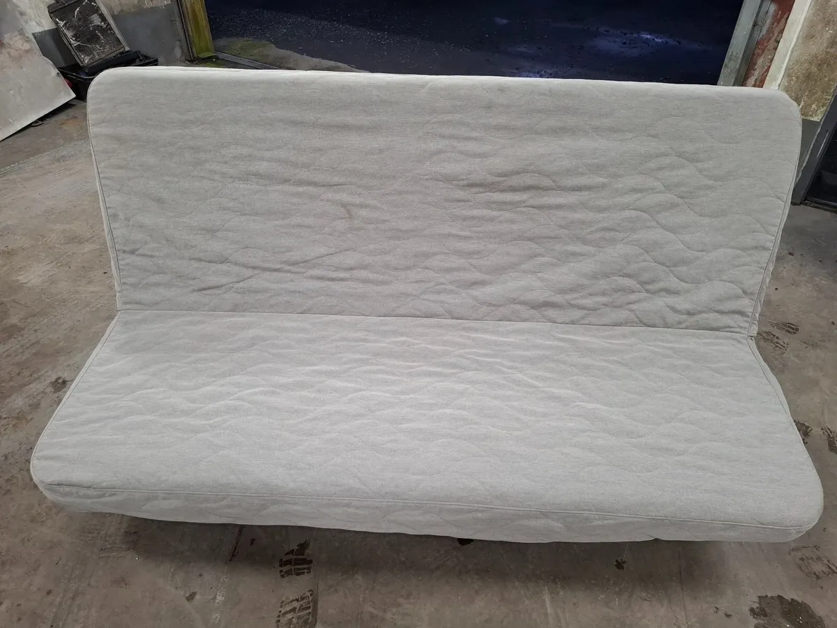 Folding couch/bed - Image 1