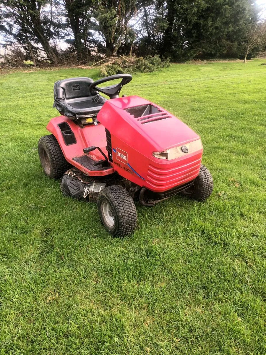 Toro 16/38 Ride on Mower - Image 2