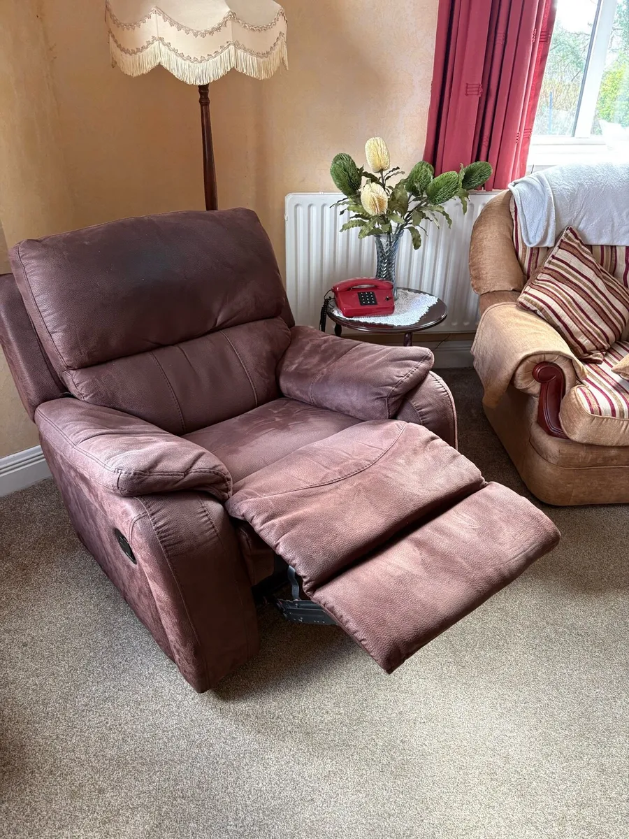 Single Brown Leather Recliner Chair - Image 1