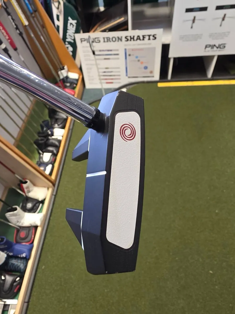 Odyssey White Hot Versa Seven Putter - Image 3