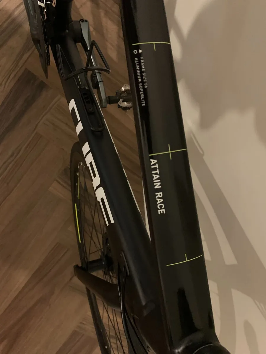 Adults Cube Attain Race Bike - Image 2