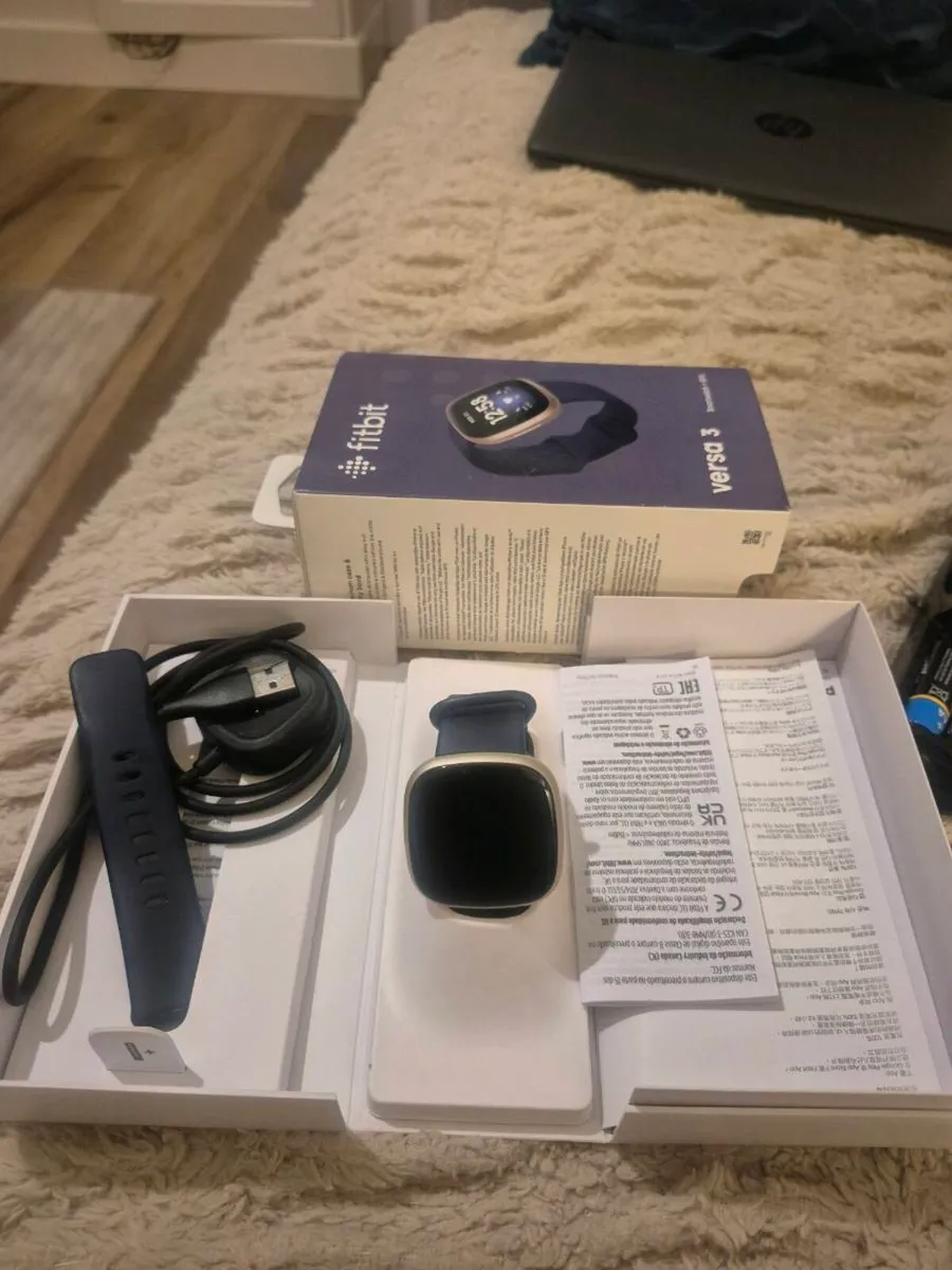 Fitbit Versa 3 - Image 1