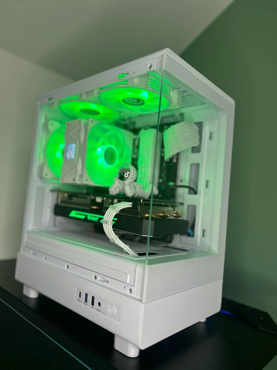 White Custo Built Gaming PC - Image 2