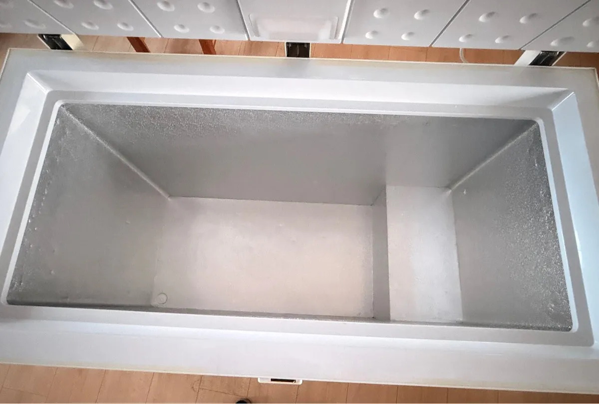 Chest Freezer - Image 2