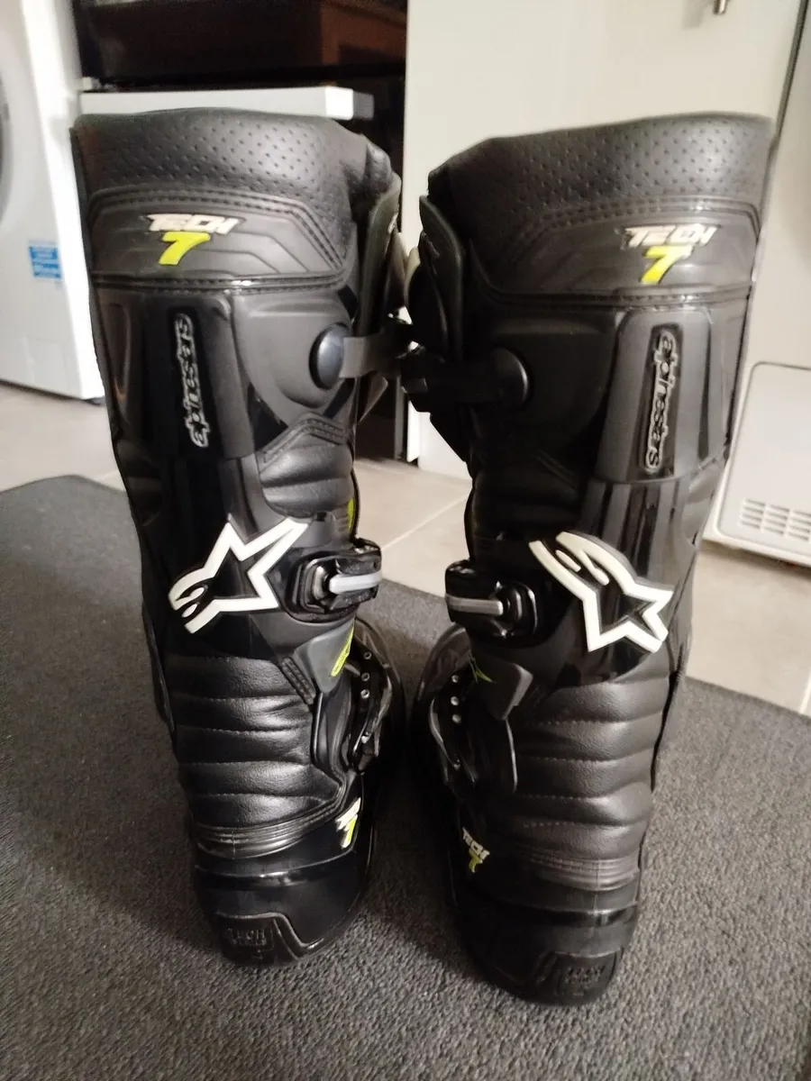 Motorcycle Boots & Helmet - Image 2