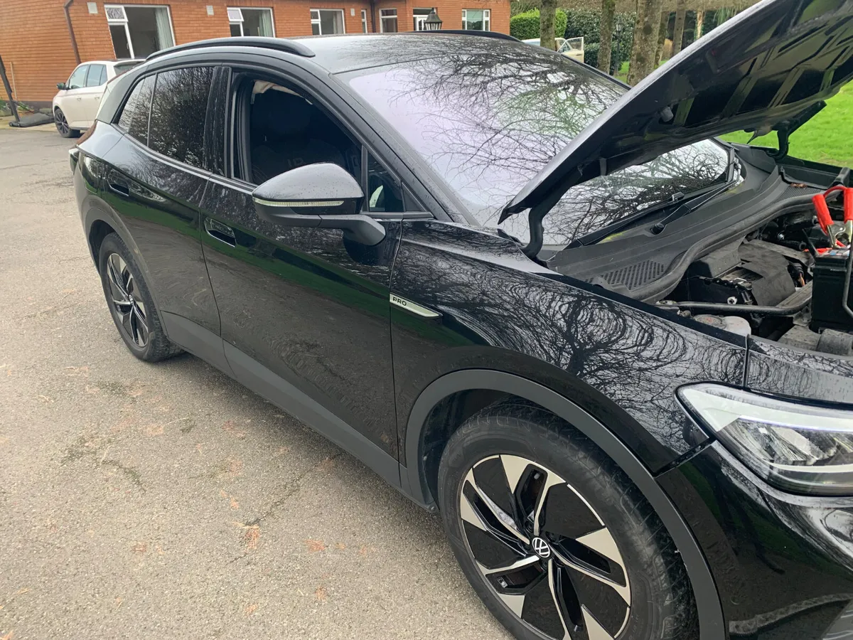 2022 VW iD4  VERY LIGHT DAMAGE - Image 4