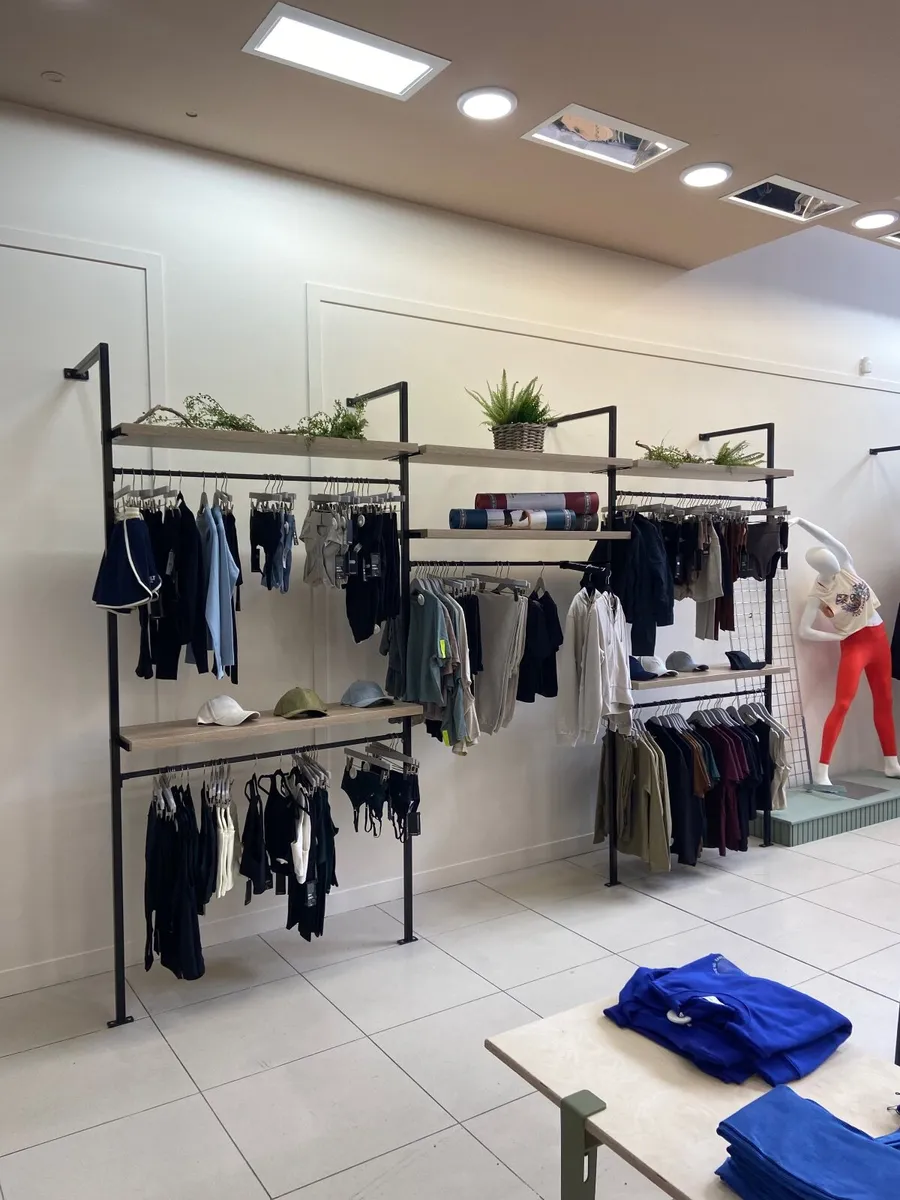 Shop fittings - Image 2