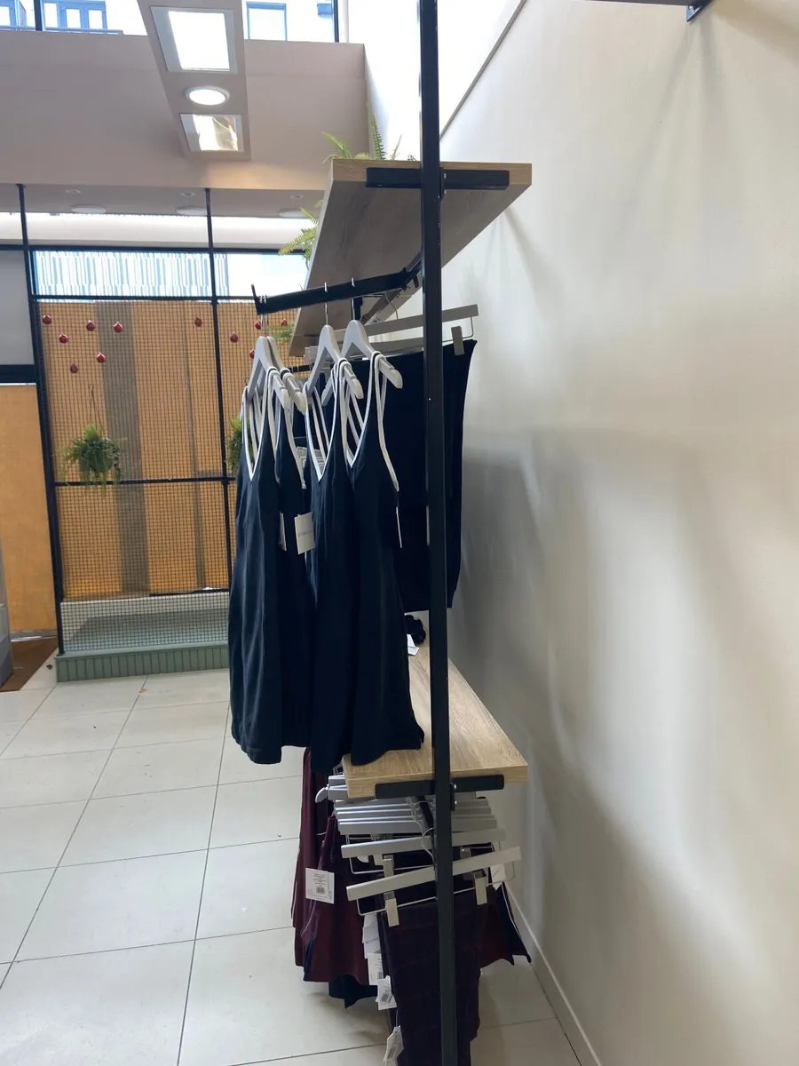 Shop fittings - Image 3