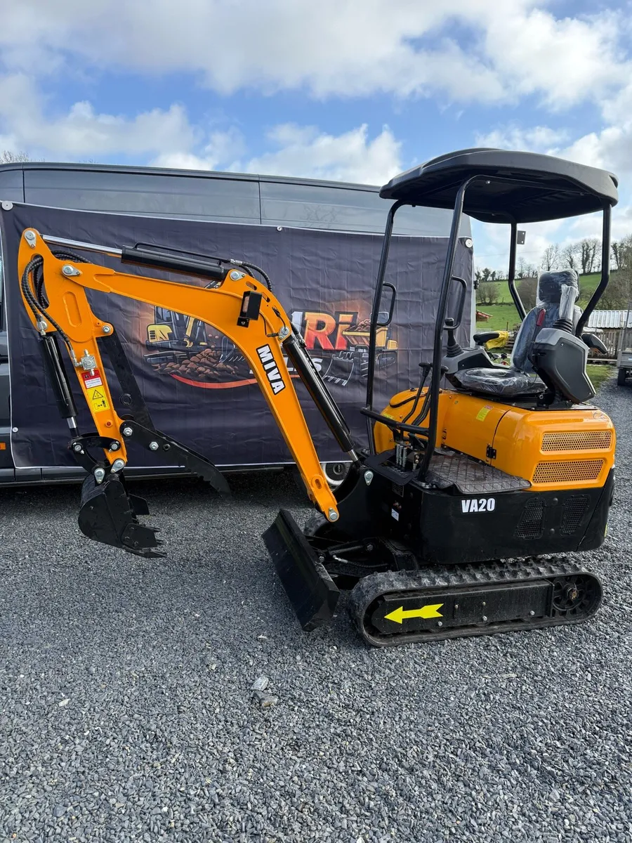 1.8t mini digger 3 cyl engine - Image 2