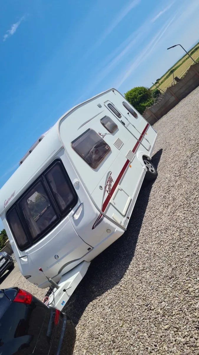 4 berth caravan - Image 1