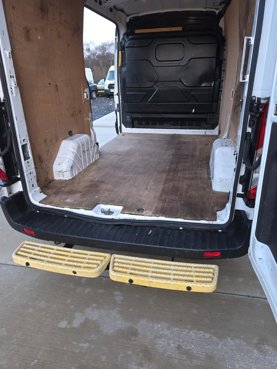 Ford Transit 2021 - Image 4