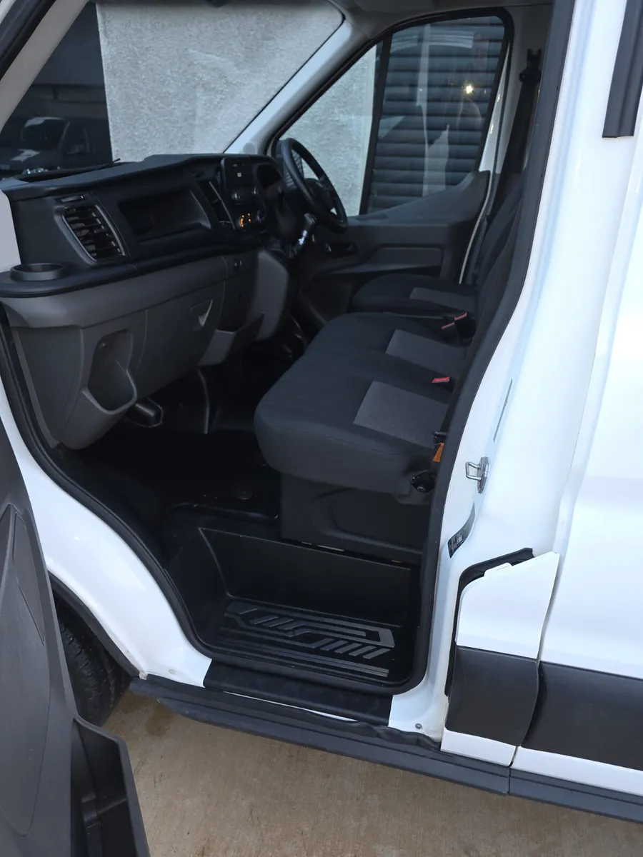 Ford Transit 2021 - Image 3