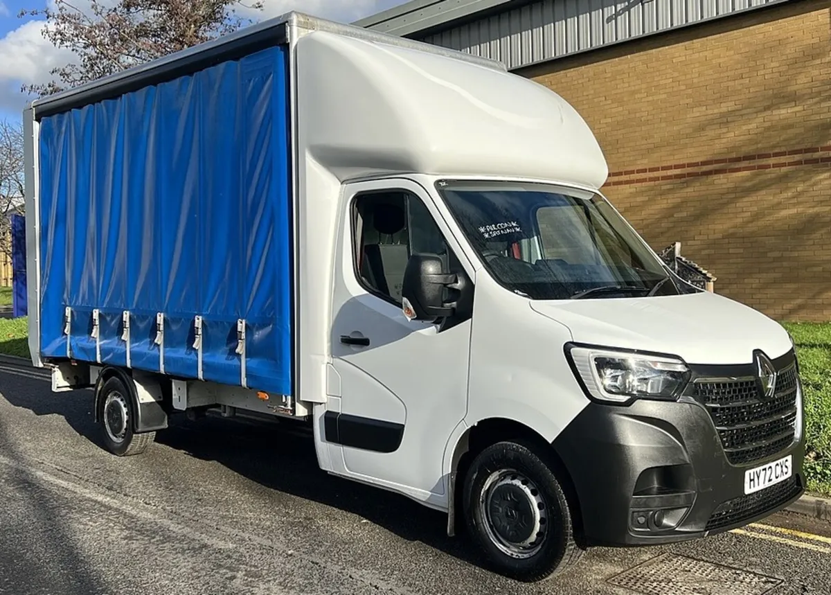 2022 Renault Master Curtainsider Van - Image 1