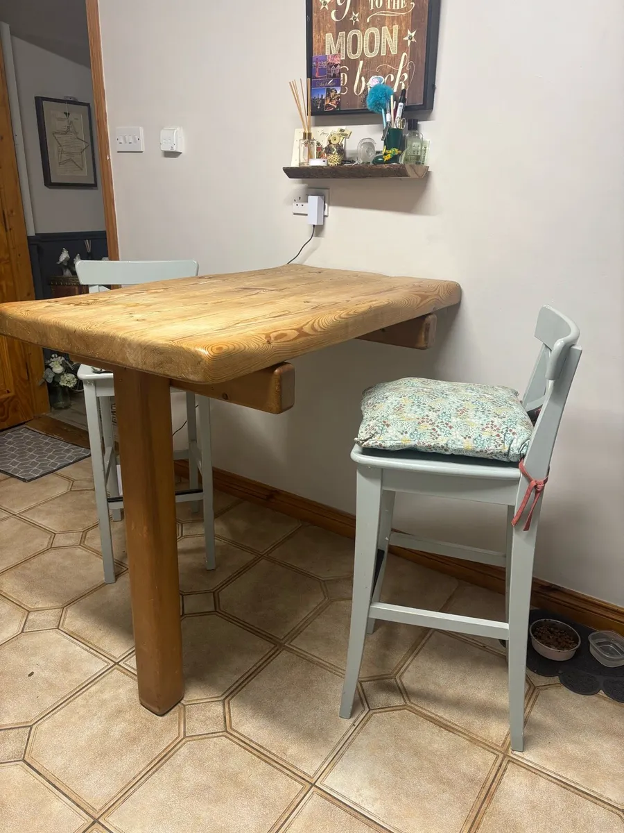 Breakfast Bar & 2chairs - Image 1