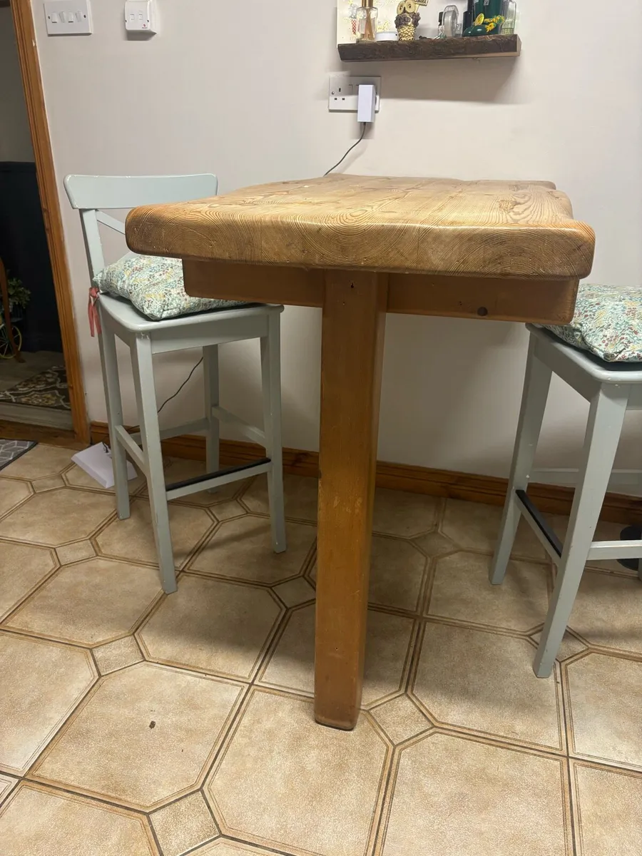 Breakfast Bar & 2chairs - Image 2