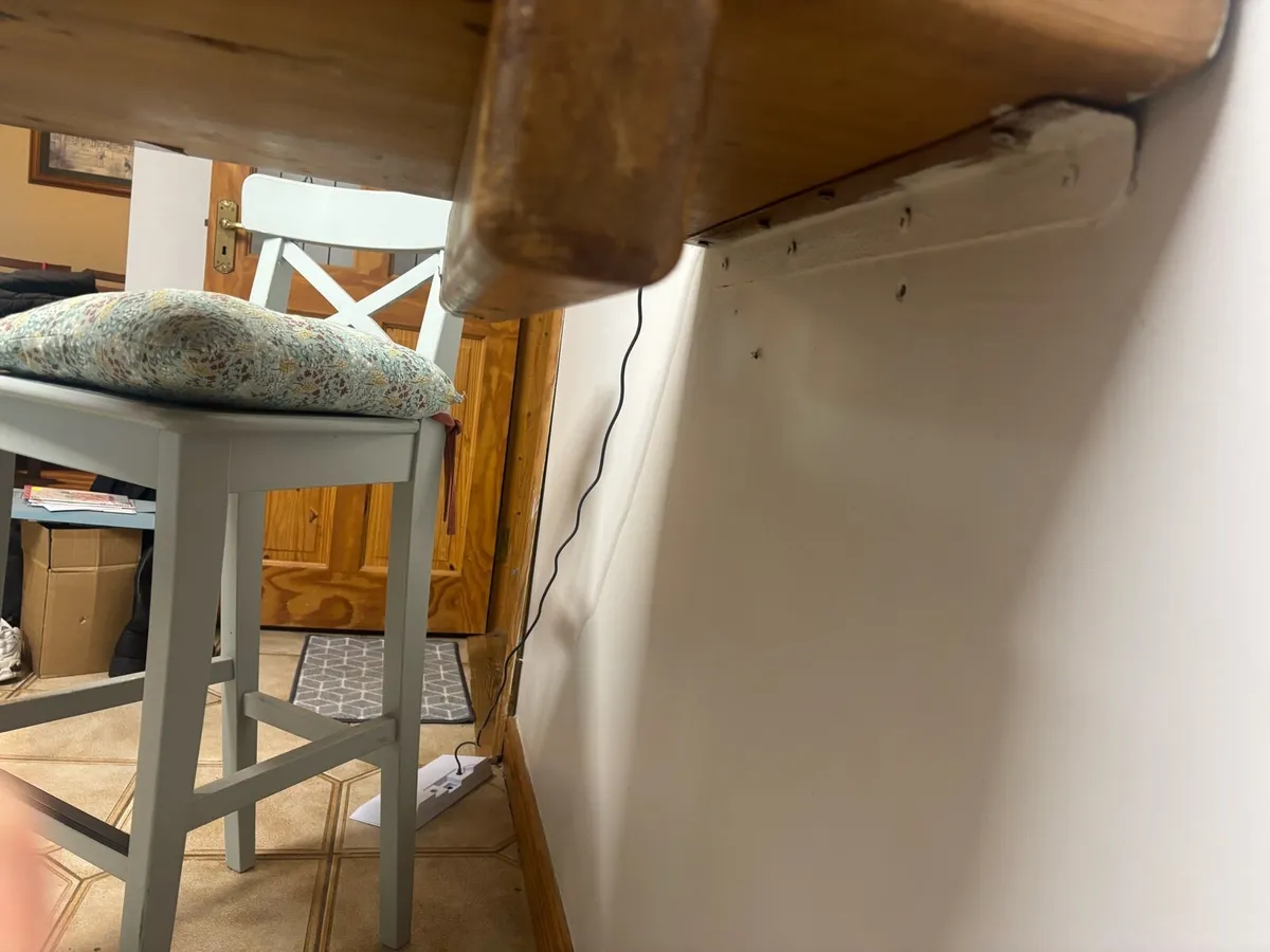 Breakfast Bar & 2chairs - Image 4