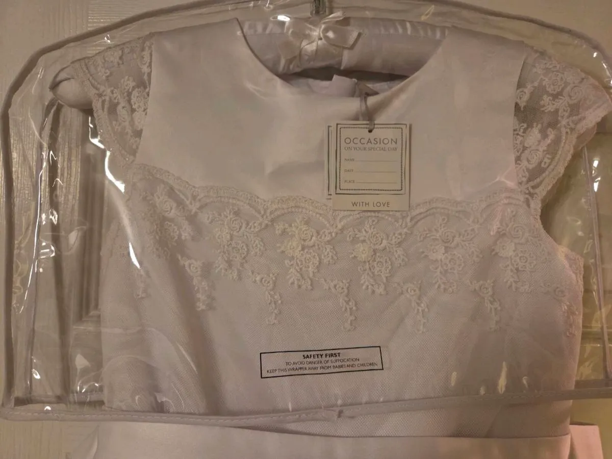 Communion dress - Image 3