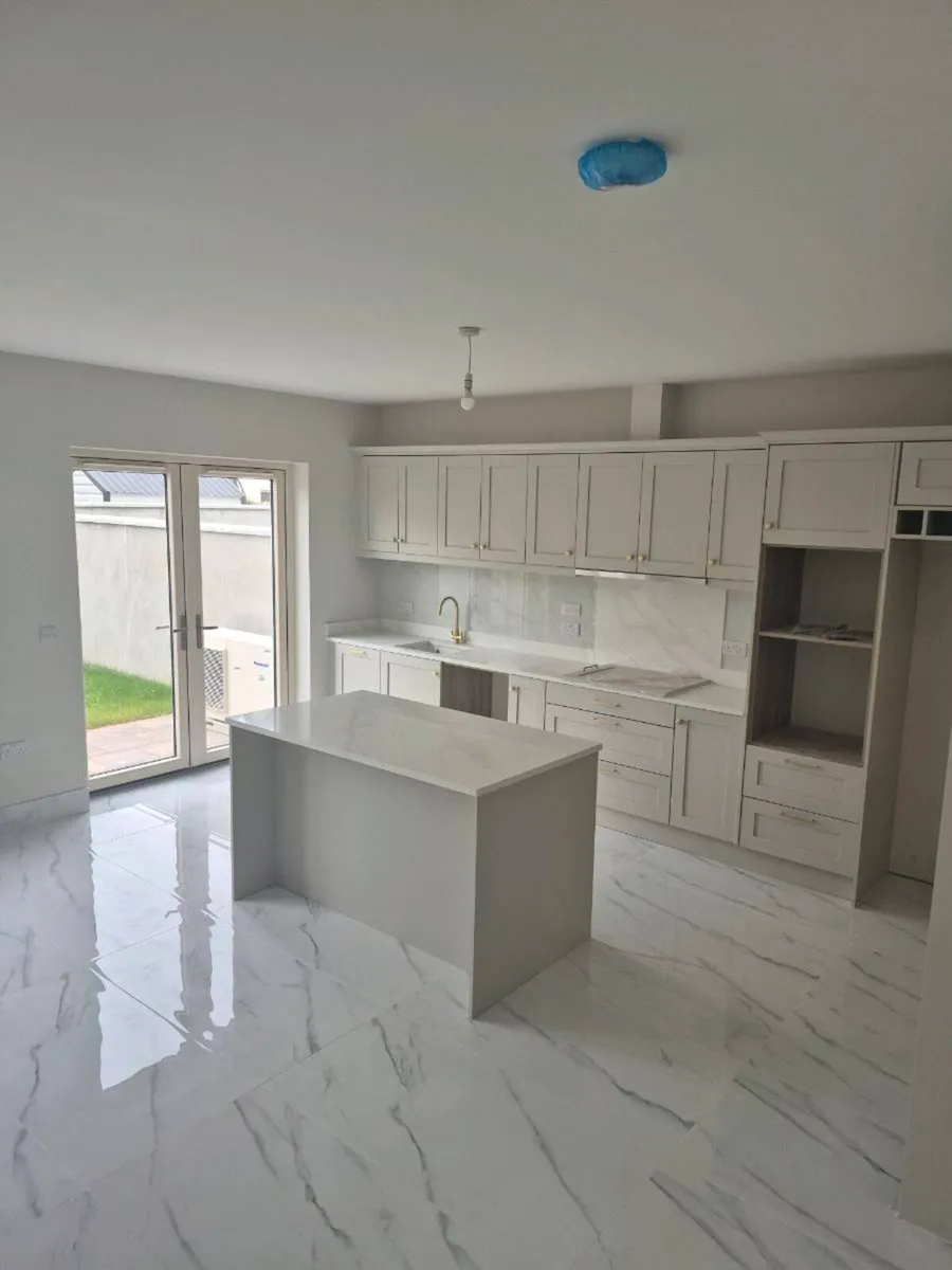 Tiler available - Image 2