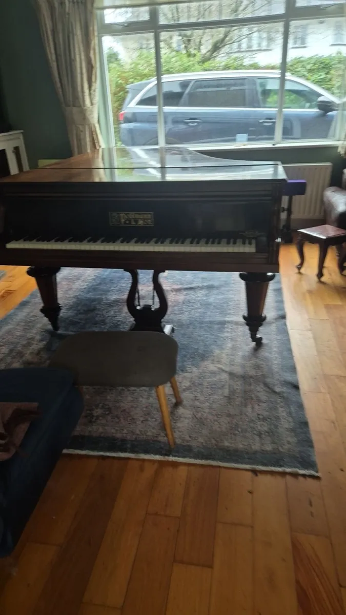 grand piano - Image 1